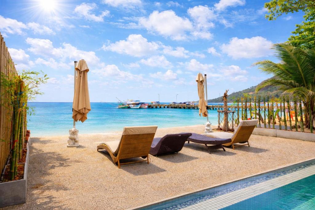 Beachfront 4BR Villa with Private Pool - Ocean Access – Koh Phangan